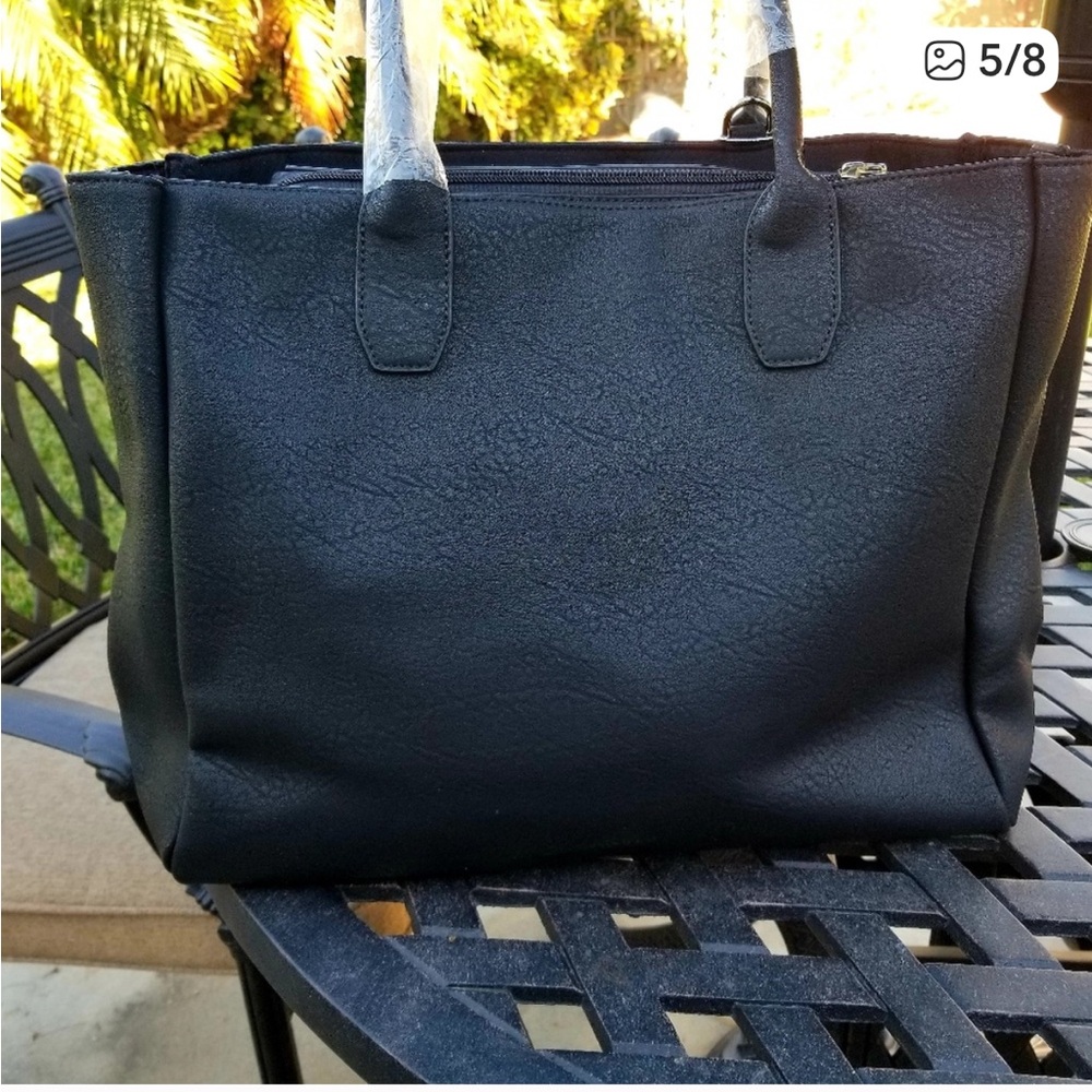Stylish Navy Tote with Golden Dog Design - Picture 6 of 9